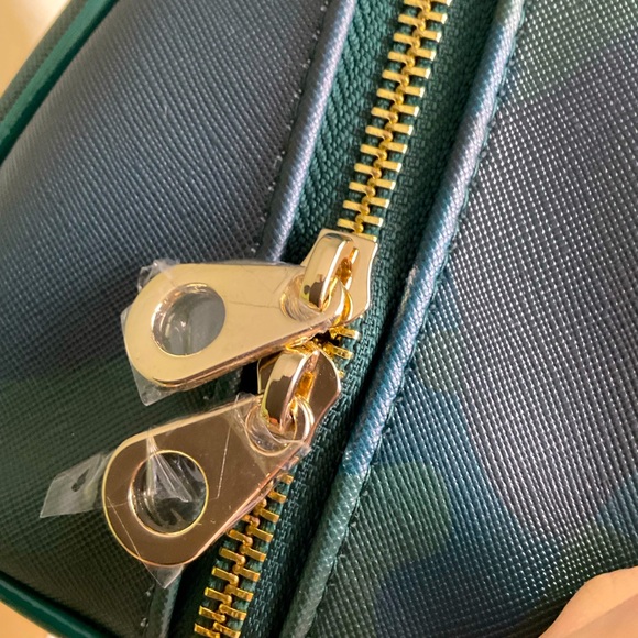 Charlotte and Emerson Cosmetic/Travel bags set of 2 - Picture 7 of 13